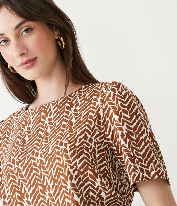 Blusa en Viscosa con Manga Abullonada y Estampado Follaje Beige 4