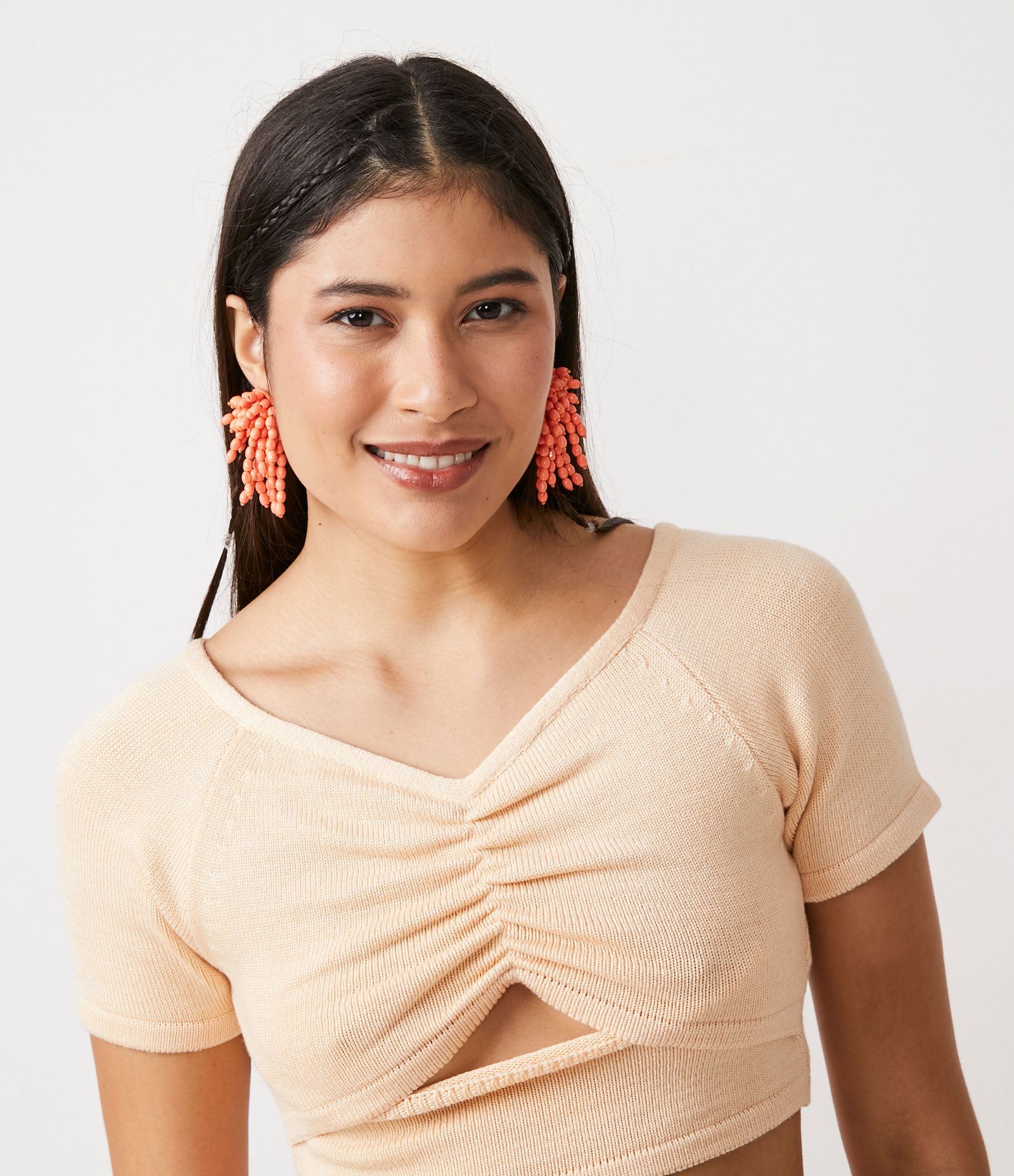 Blusa Cropped em Viscose com Manga Curta e Vazado Bege 4