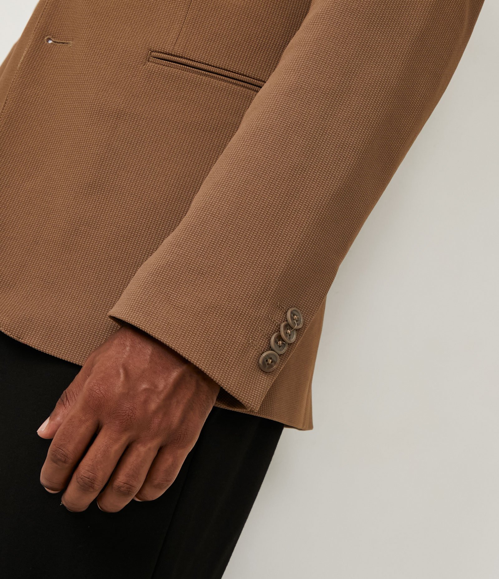 Blazer Texturizado com Botões e Bolsos Marrom 5