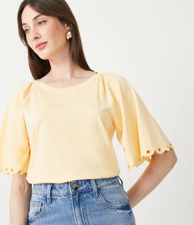 Blusa en Algodón con Manga Godê y Volados Amarillo 4