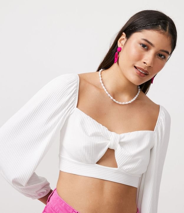 Blusa Cropped en Viscosa Acanalada con Manga Abullonada Blanco 4