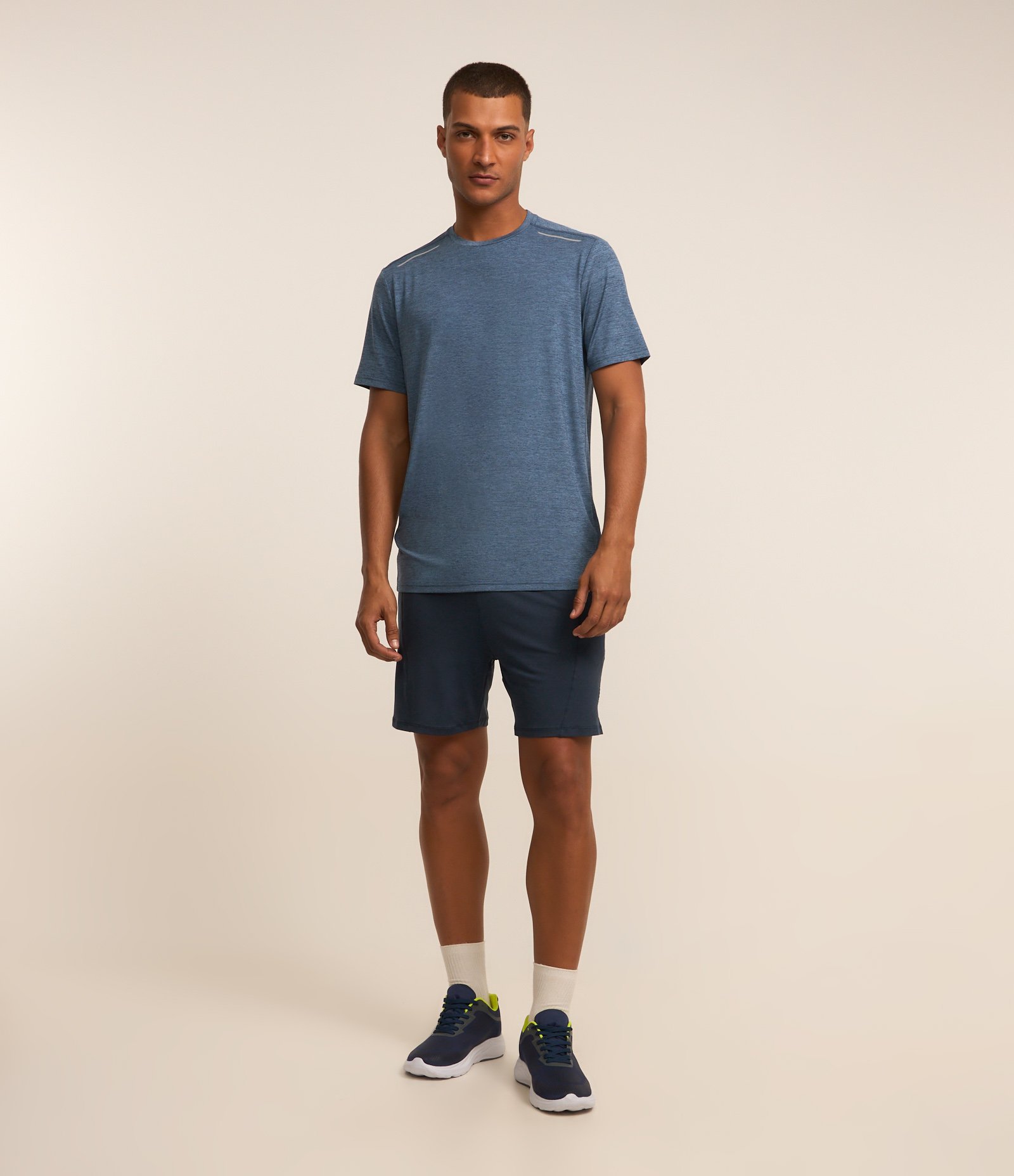 Camiseta Esportiva com Tecnologia Dry e Detalhes Refletivos Azul Médio 2