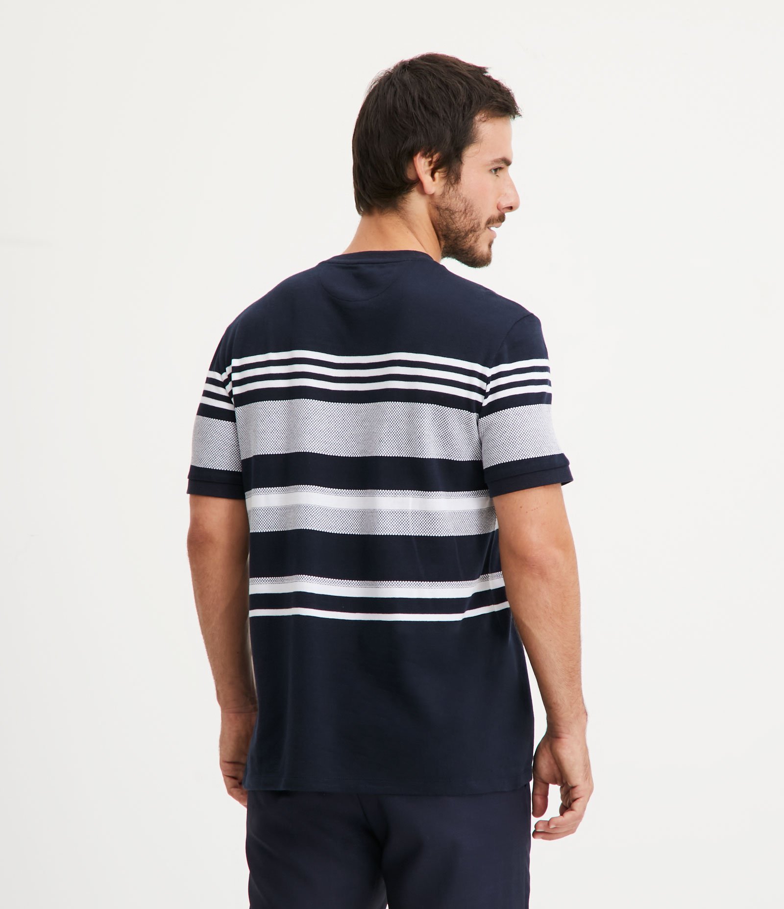 Camiseta Regular em Algodão com Textura Listras e Blocos Contrastantes Azul Escuro 3