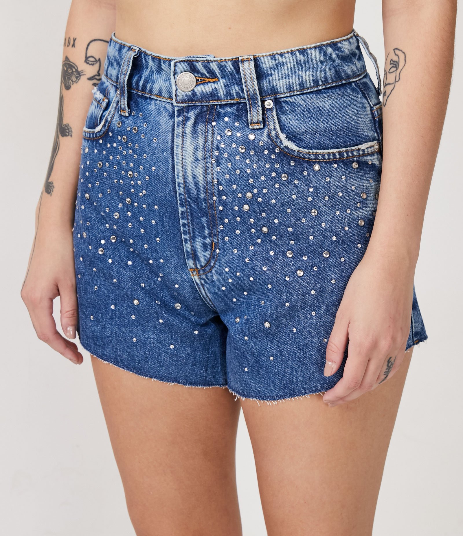 Short Cintura Alta em Jeans com Brilho Aplicado Azul 2