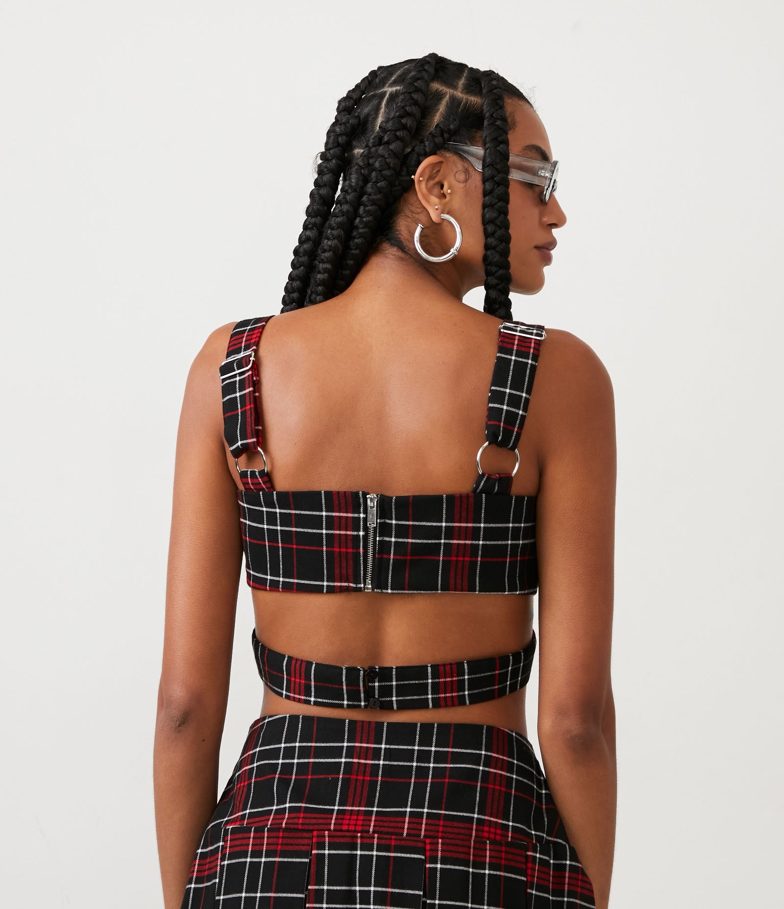 Blusa Cropped com Estampa Xadrez e Faixa Cruzada Preto/ Vermelho 4