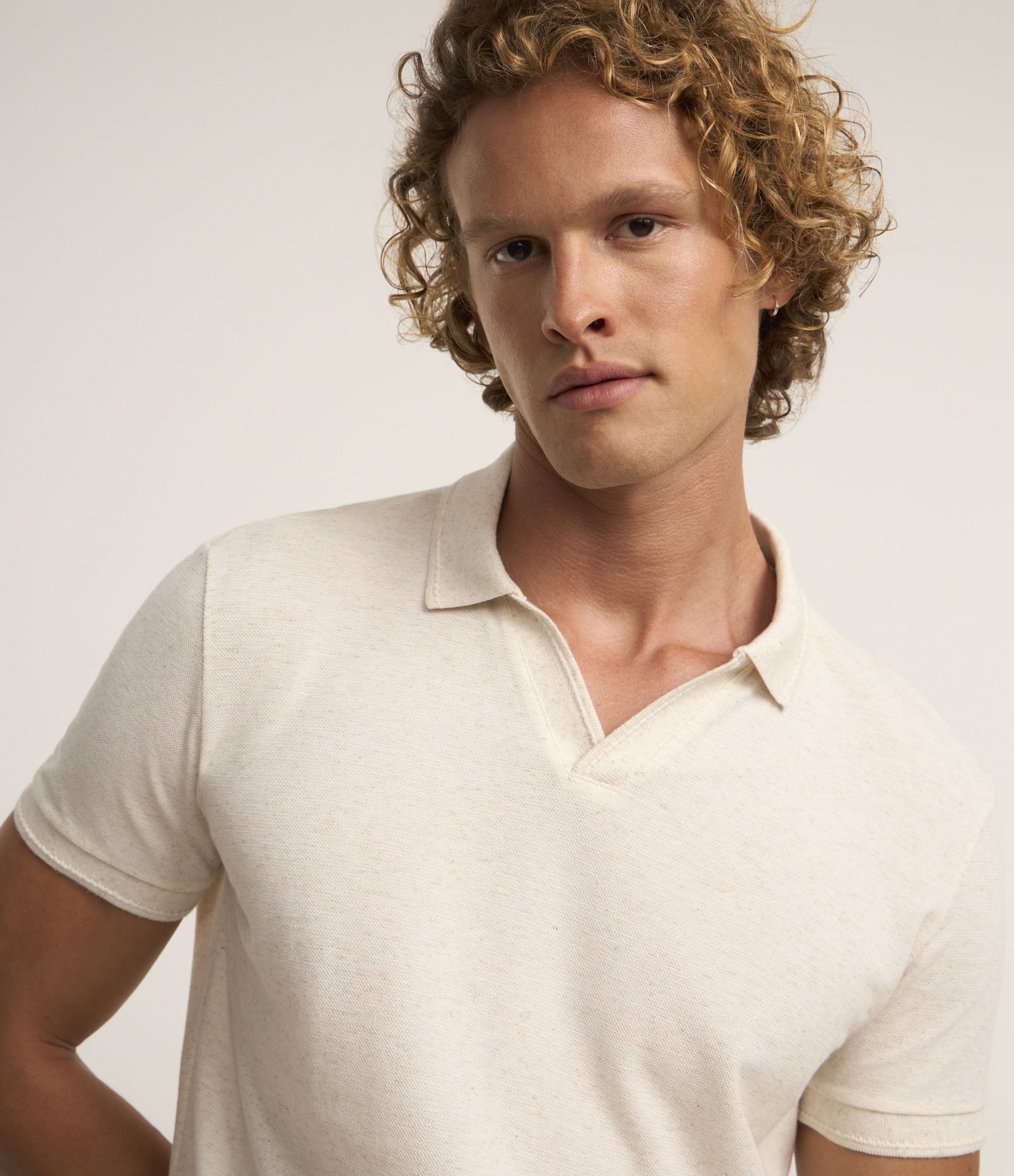 Camiseta Polo Comfort em Algodao Texturizado com Manga Curta Bege 3