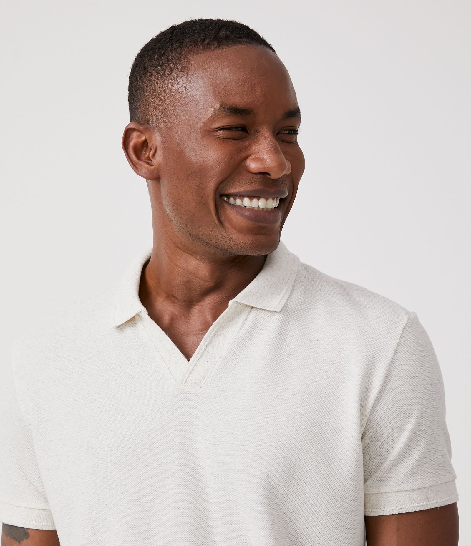 Camiseta Polo Comfort em Algodao Texturizado com Manga Curta Bege 4