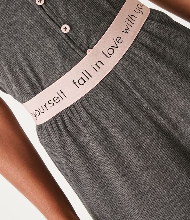 Pijama Short Doll Tirante Fino en Ribana con Blusa Abotoada Gris 4