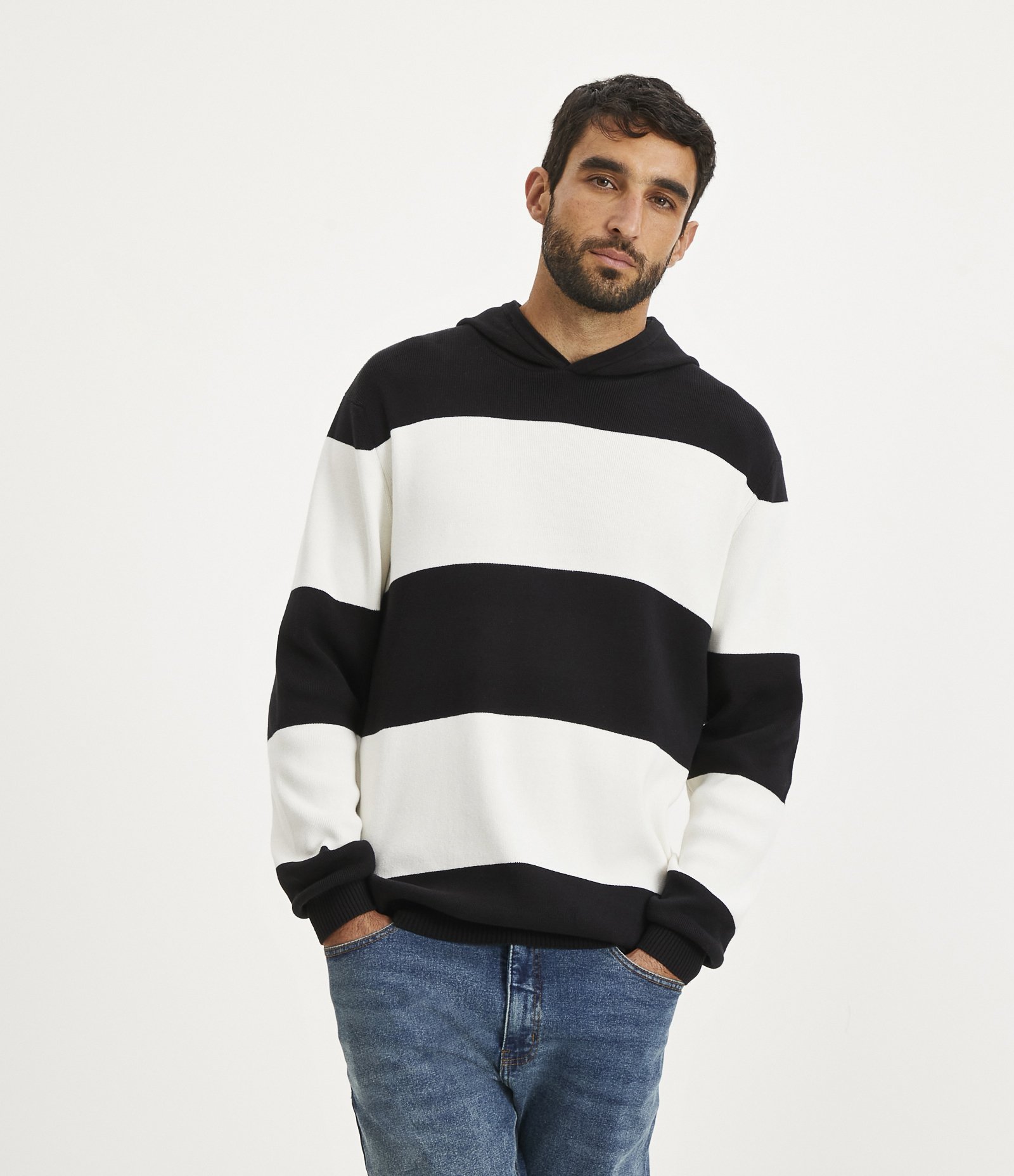 Blusão Comfort Fechado em Algodão Listrado com Capuz Preto/ Branco 1