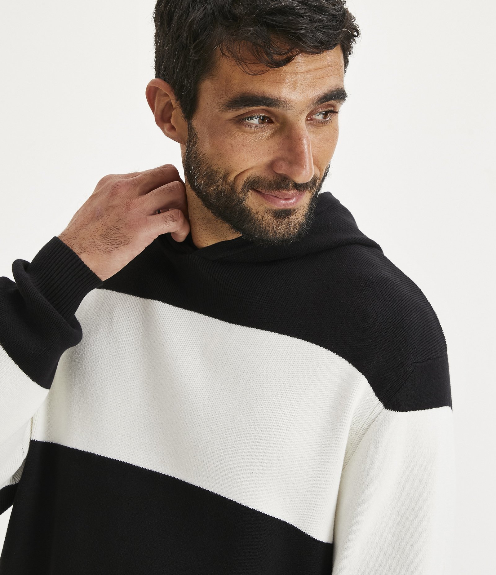 Blusão Comfort Fechado em Algodão Listrado com Capuz Preto/ Branco 4