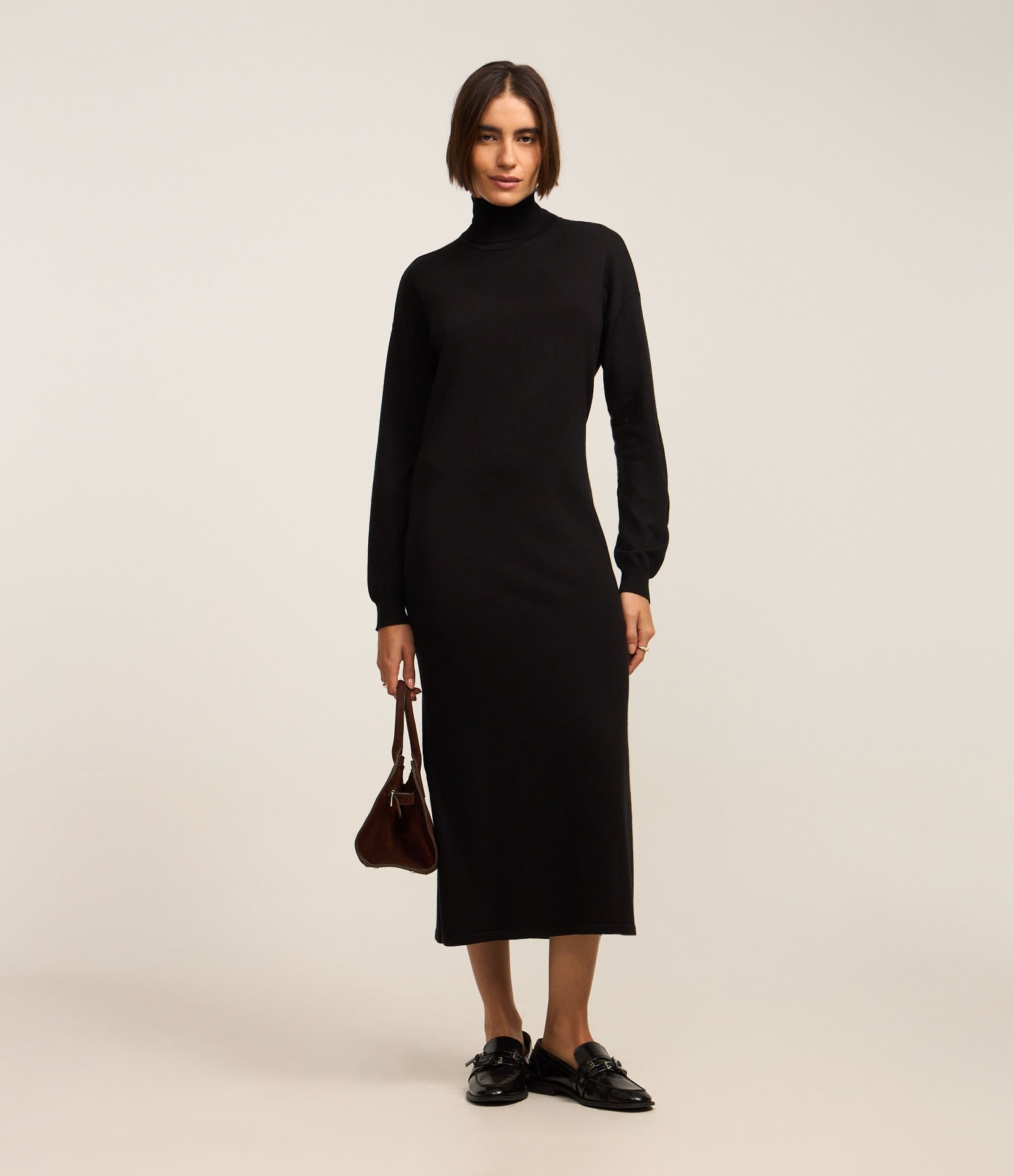 Vestido Midi em Tricô com Gola Alta e Manga Longa 3