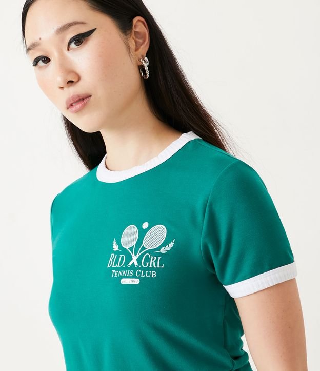 Blusa Cropped en Algodón con Manga Corta y Estampado Tenis Verde 4