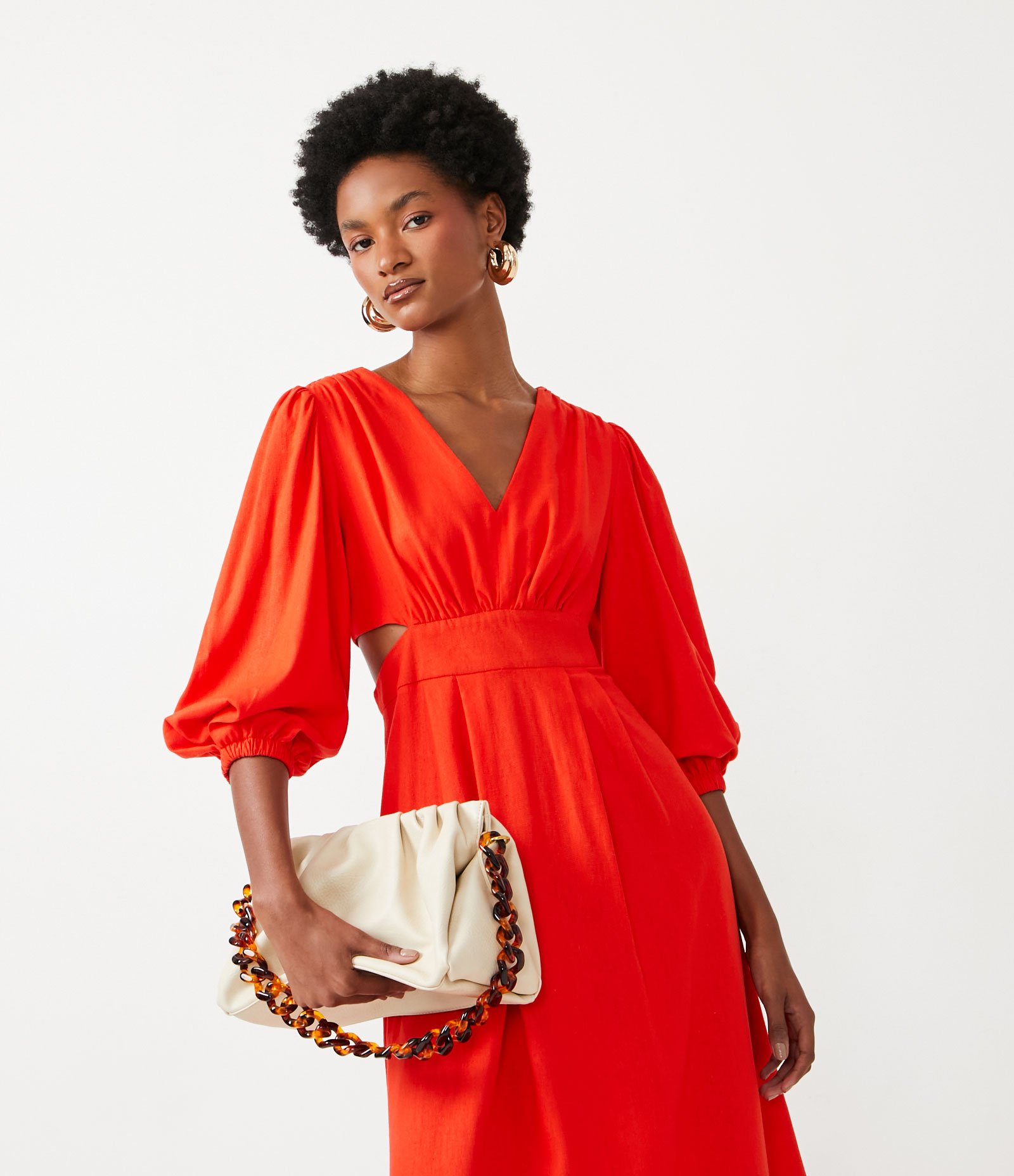 Vestido em Linho com Manga Bufante e Recortes Vazados na Cintura Vermelho 3