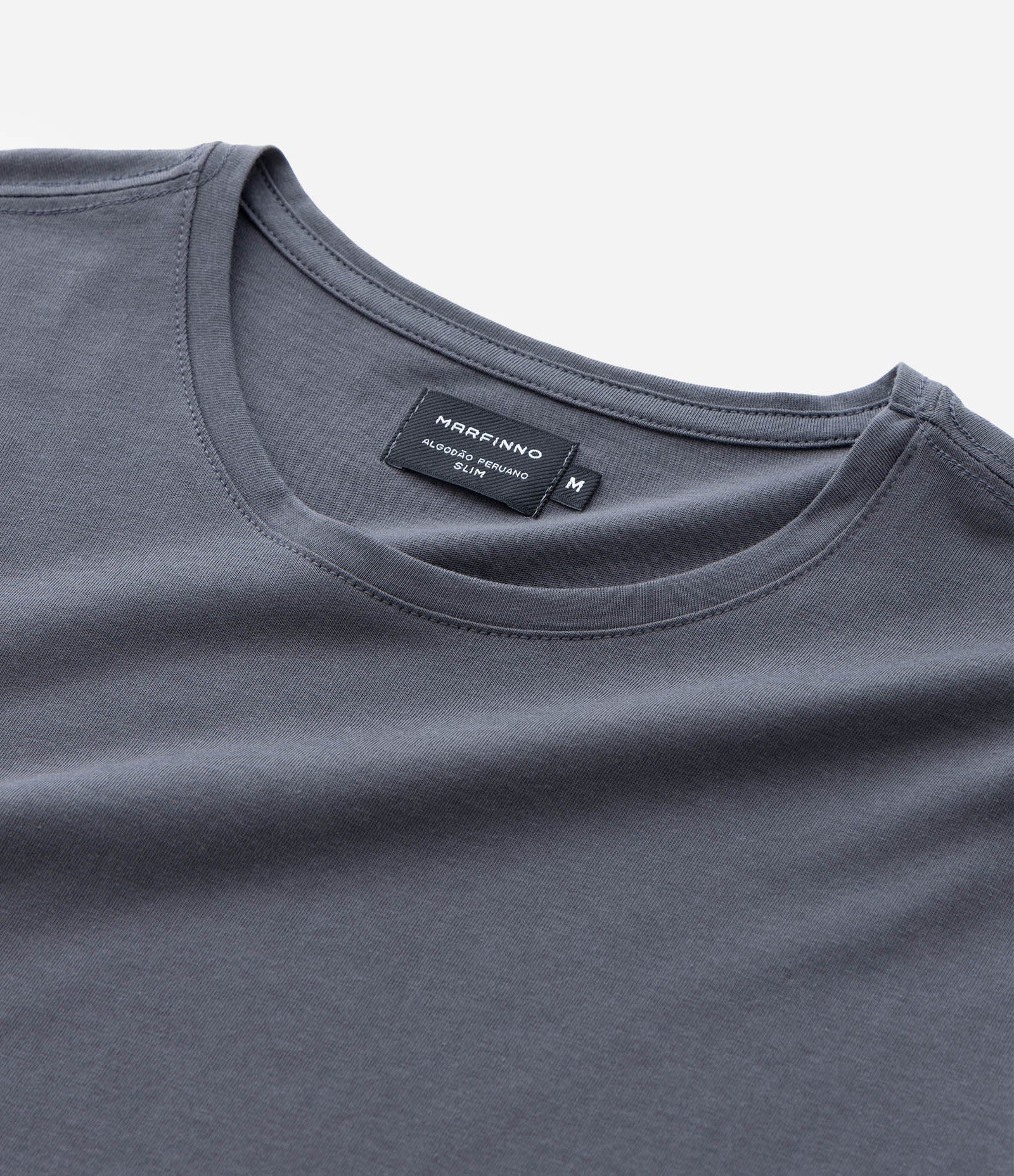Camiseta Slim Básica em Algodão Peruano com Gola Redonda Cinza Chumbo 6