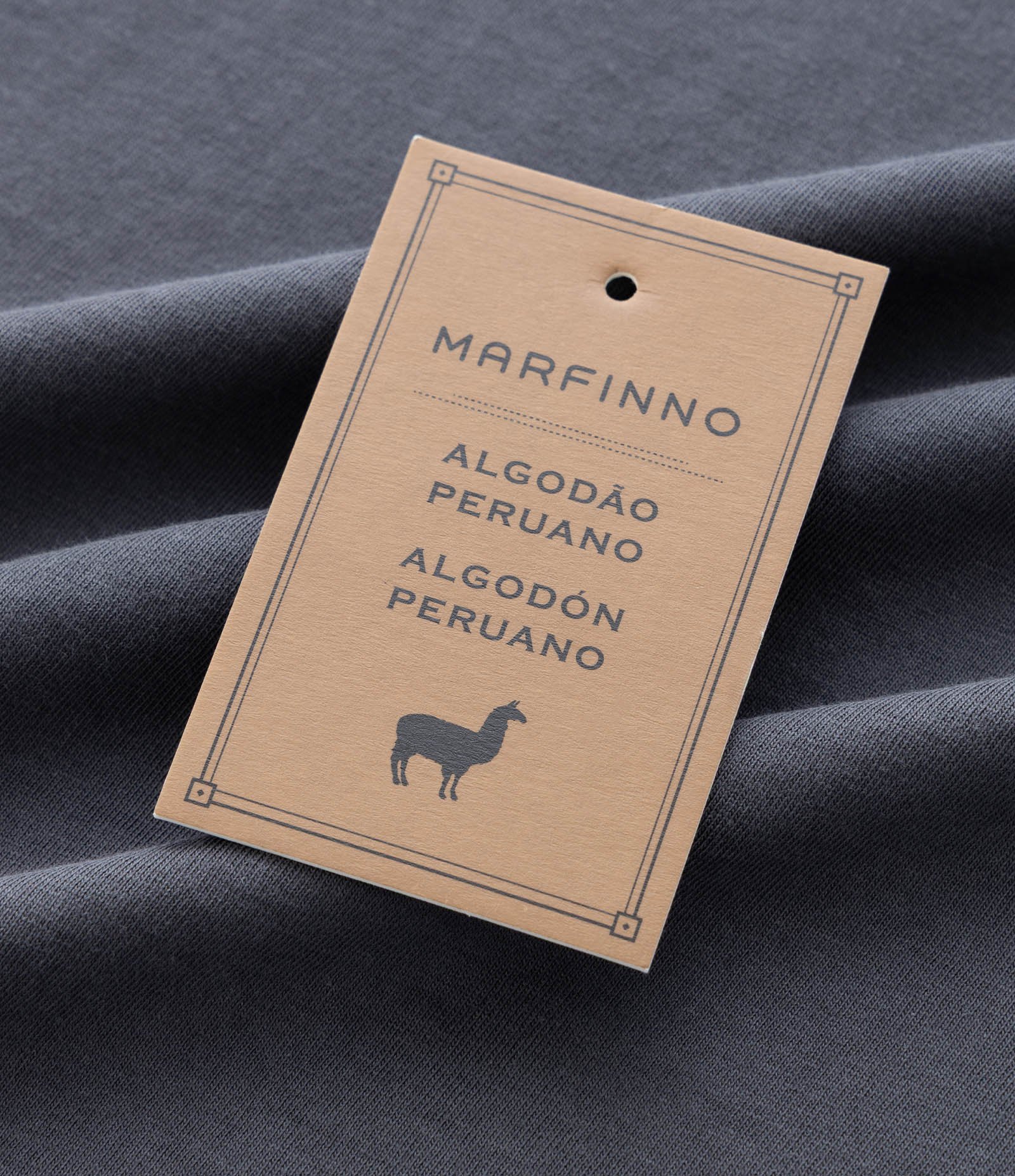 Camiseta Slim Básica em Algodão Peruano com Gola Redonda Cinza Chumbo 7