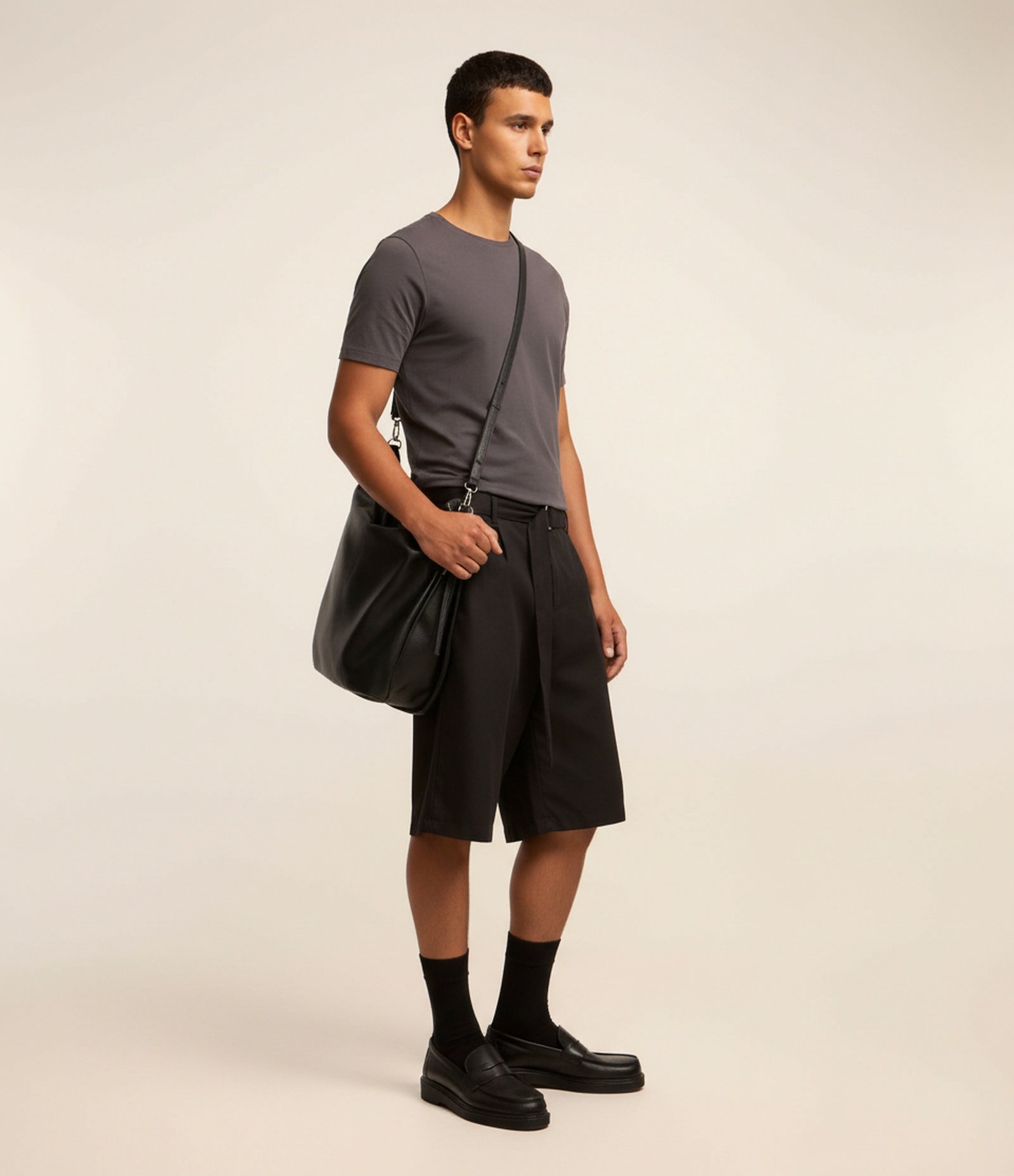 Camiseta Slim Básica em Algodão Peruano com Gola Redonda Cinza Chumbo 4