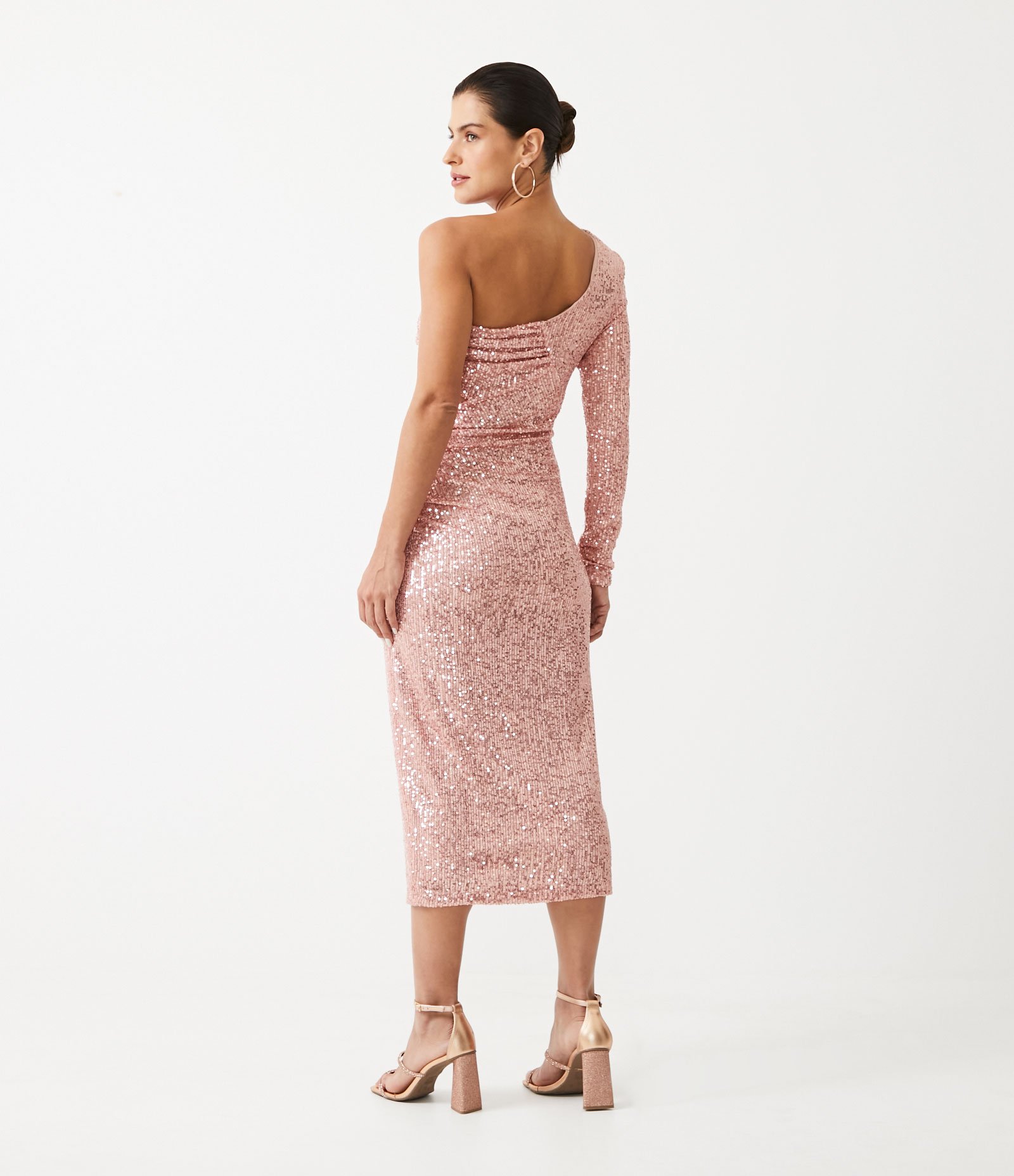 Vestido Midi em Malha de Paetês Dourado 2