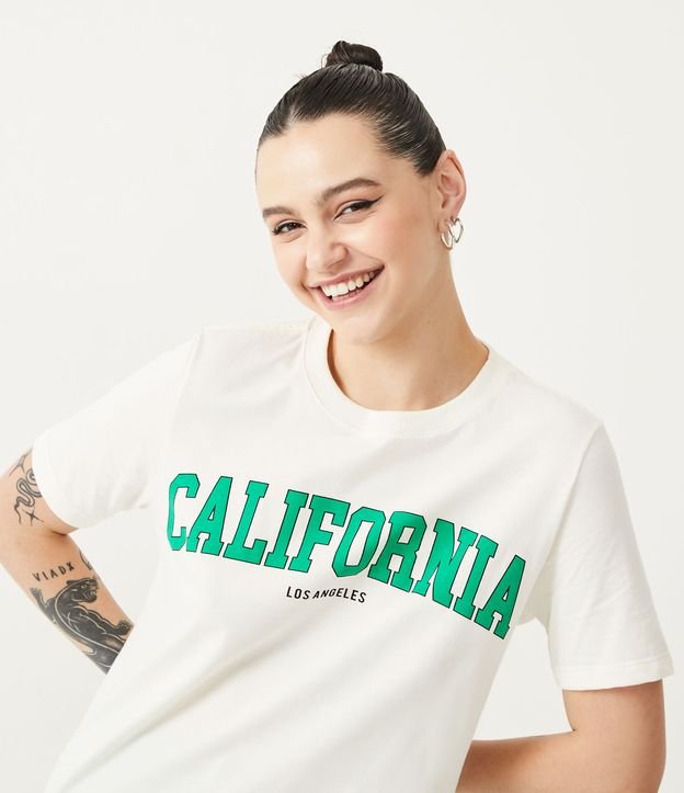 Blusa Alargada en Media Malla con Lettering California Beige 4