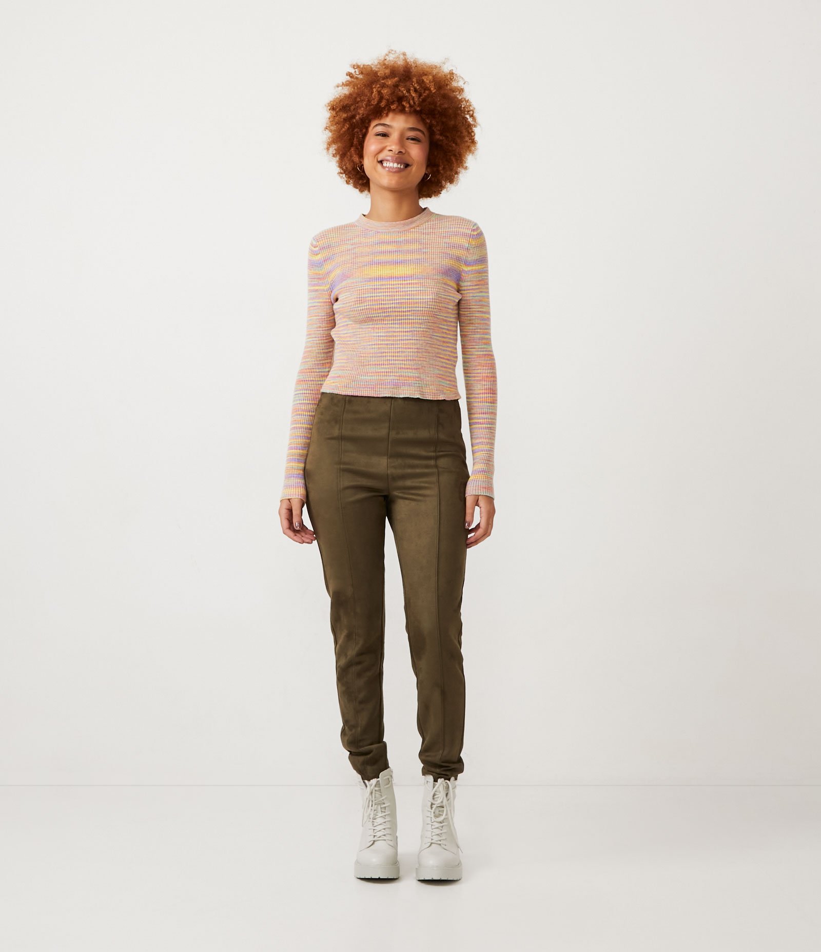 Calça Legging em Material Sintético com Recortes Verticais Verde Oliva 1