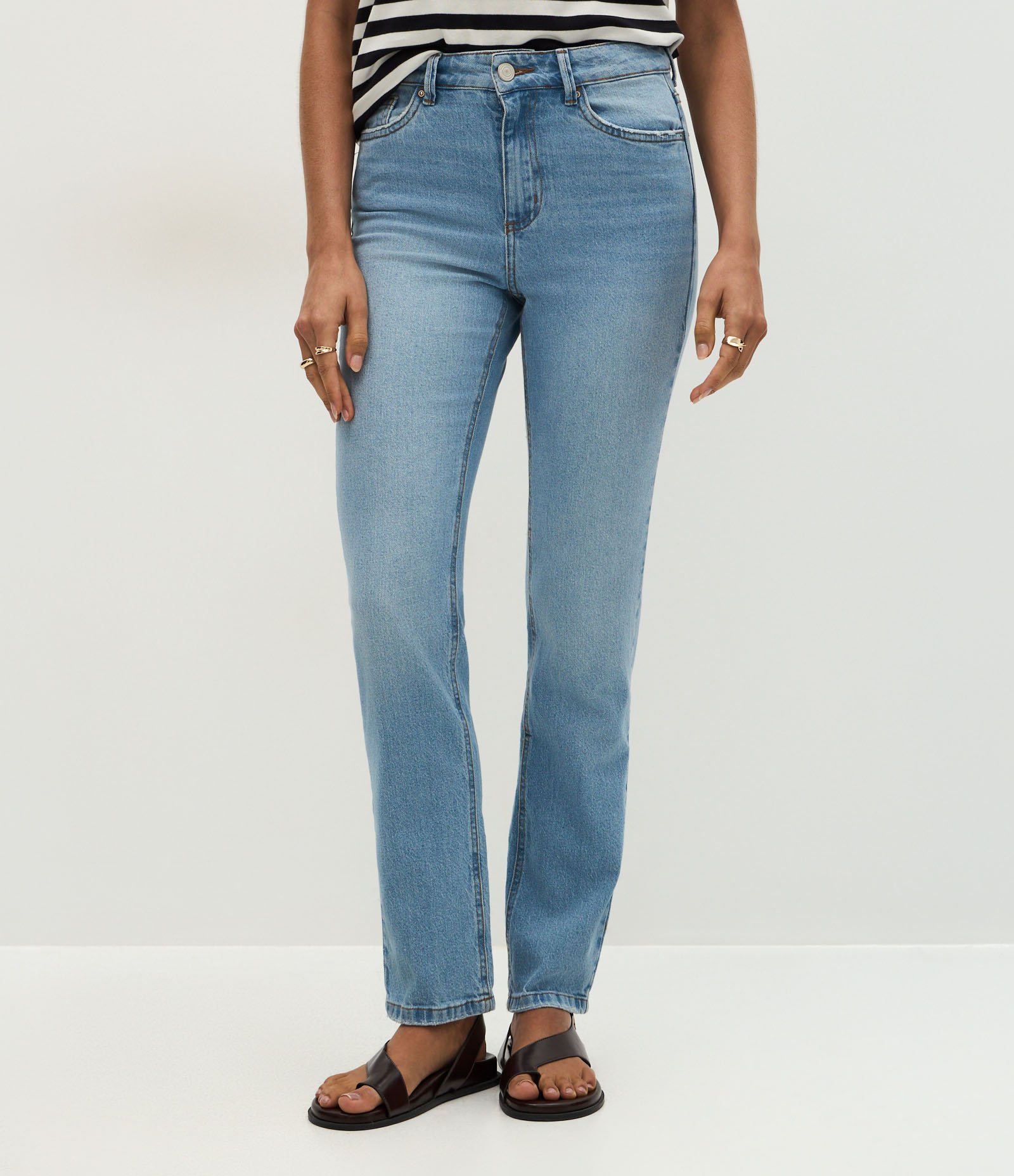 Calça Slim em Jeans com Fenda na Barra Azul 3