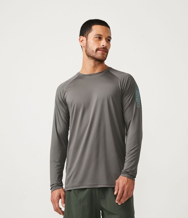 Remera Deportiva Manga Larga con Estampado en los Hombros Gris 1