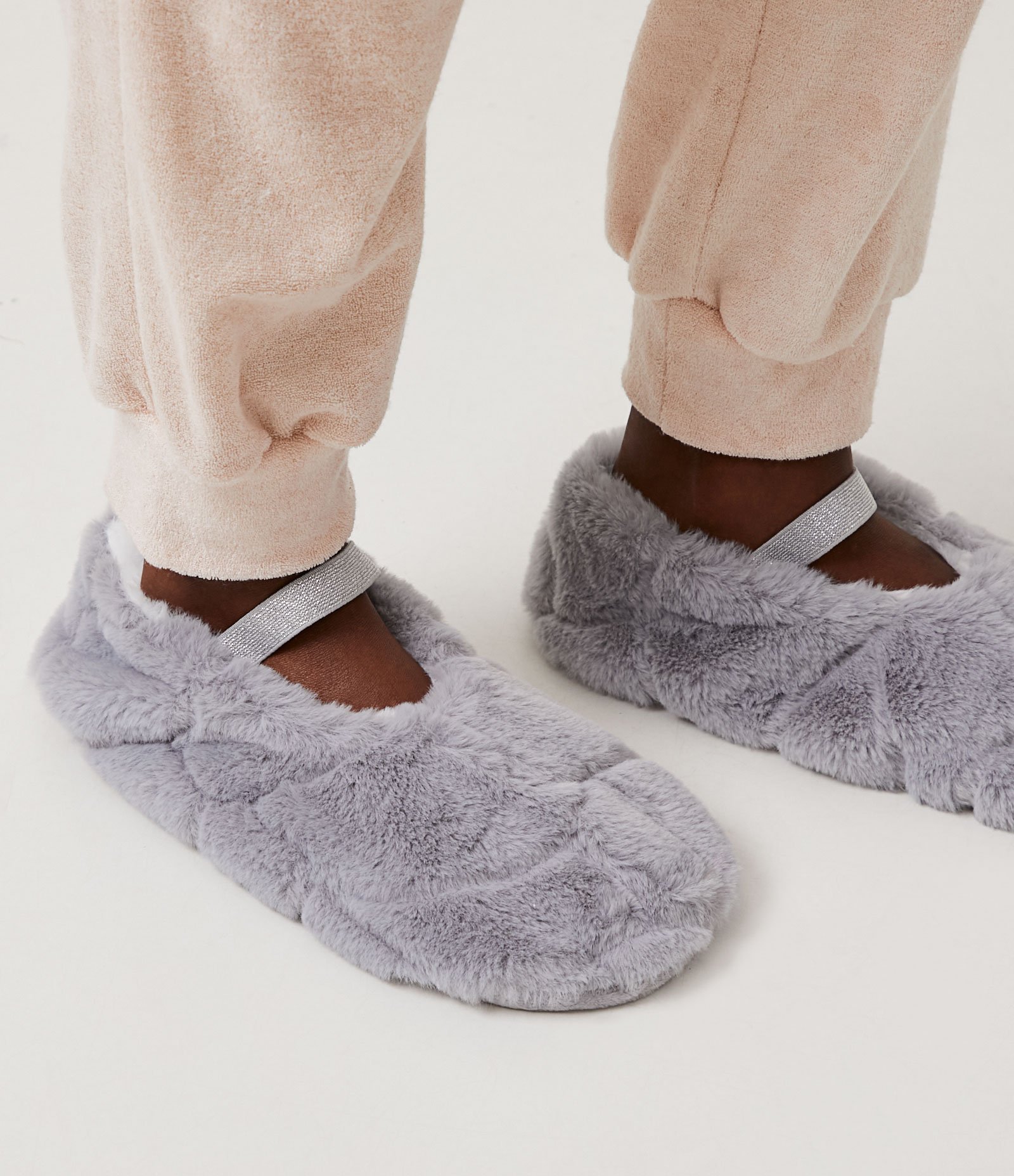 Pantufa Home Socks com Pelinhos Externos e Internos Cinza 4