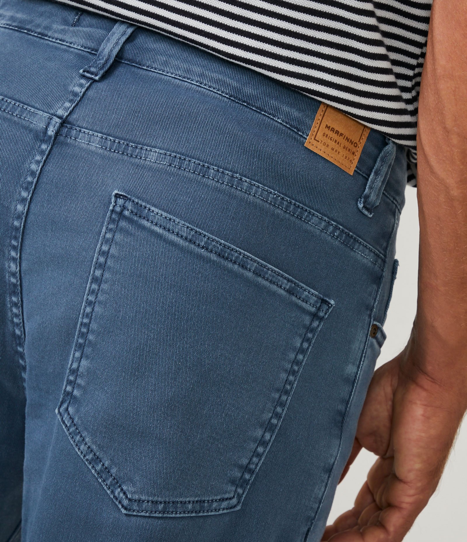 Calça Slim em Sarja com Bolsos Azul 5