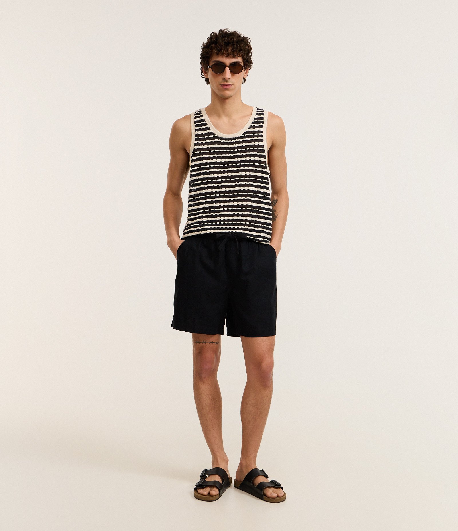 Bermuda em Algodão com Linho e Cós Elástico Preto 1