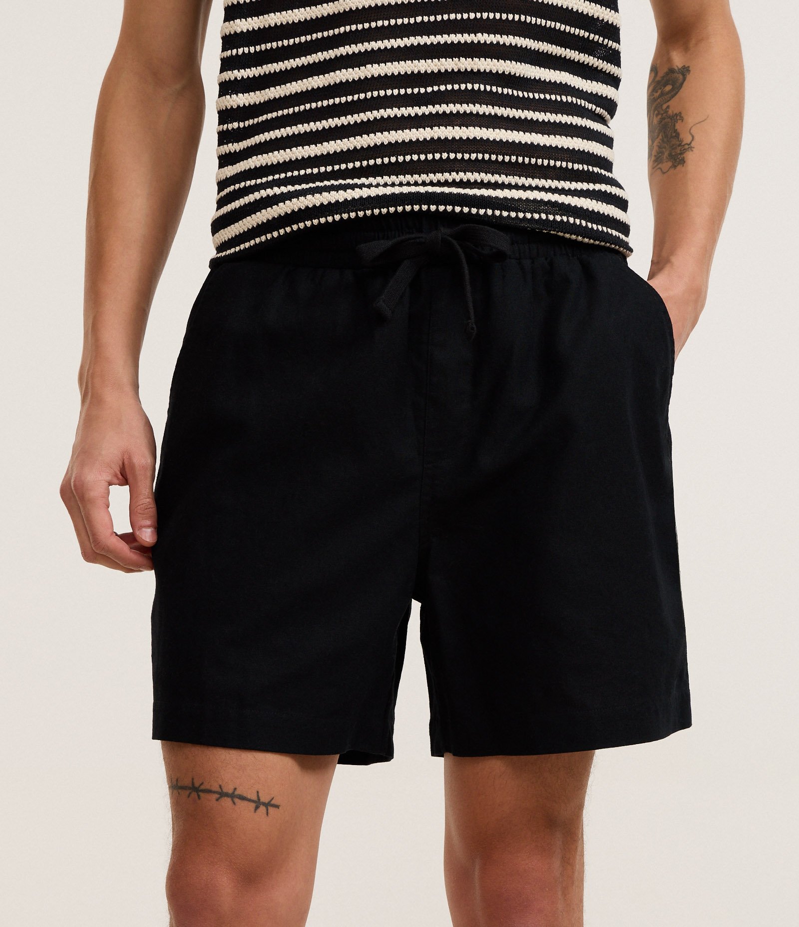 Bermuda em Algodão com Linho e Cós Elástico Preto 2