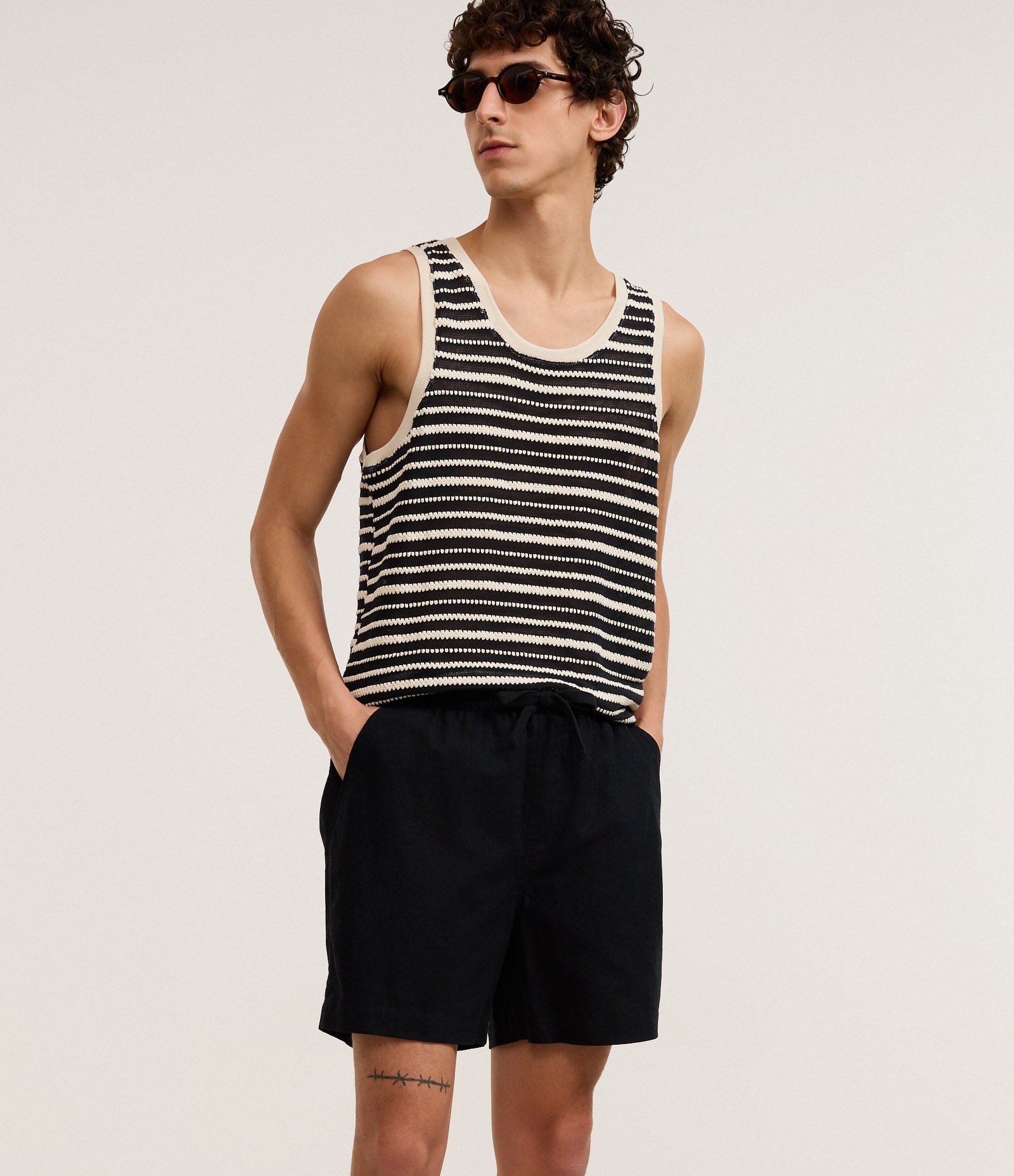 Bermuda em Algodão com Linho e Cós Elástico Preto 4