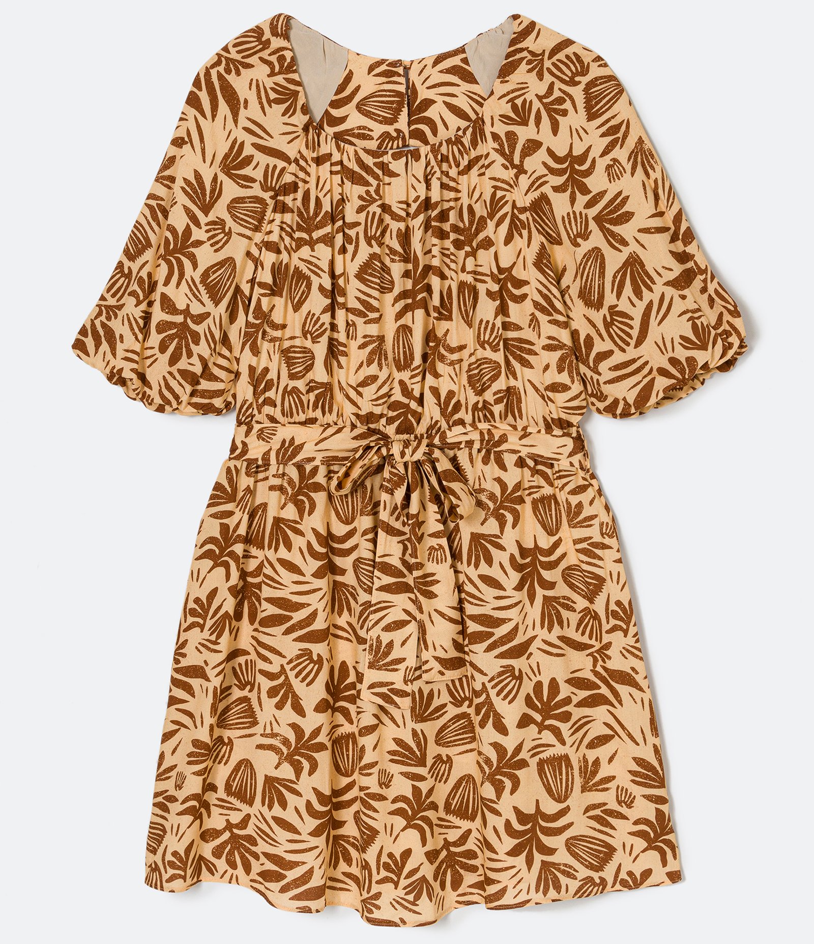 Vestido Curto em Viscose com Estampa Folhagens Curve & Plus Size Marrom 6