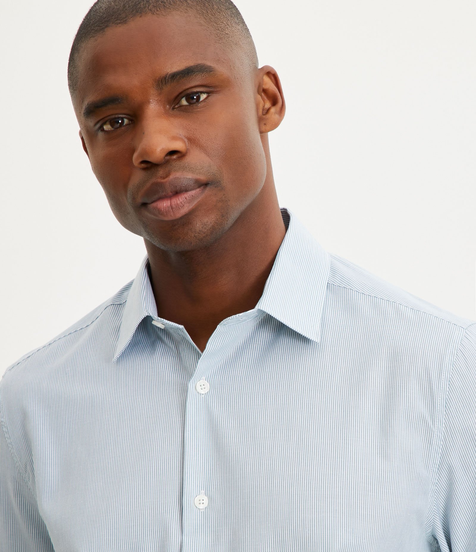 Camisa Slim em Tricoline com Listras e Manga Longa Azul Claro 4
