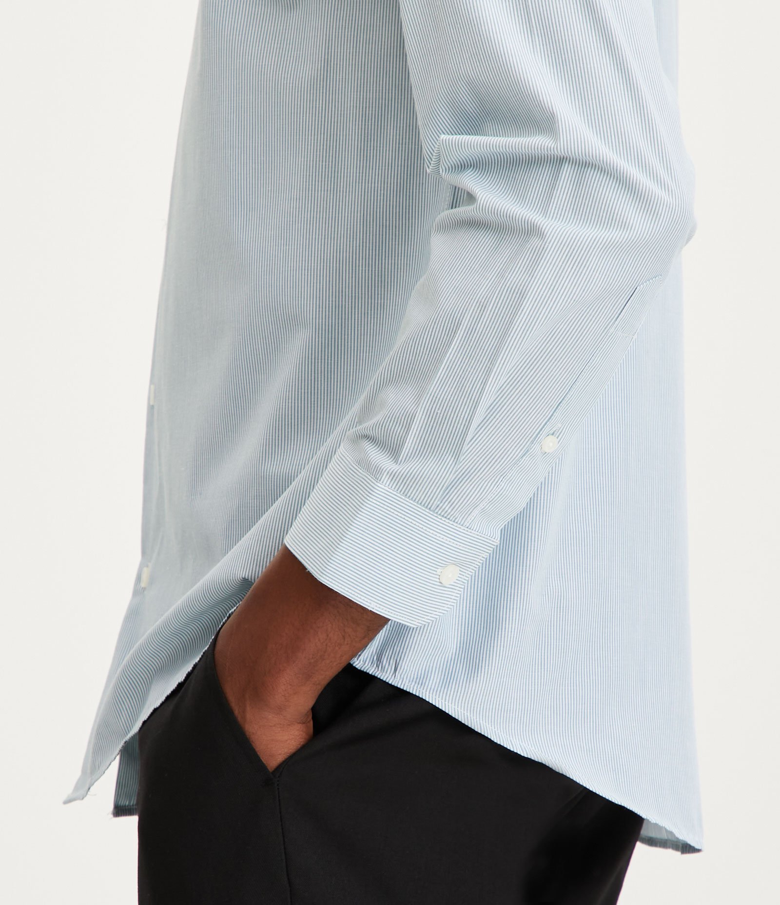 Camisa Slim em Tricoline com Listras e Manga Longa Azul Claro 5