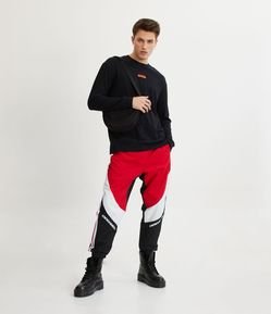 Calça Jogger em Poliamida com Blocos de Cor e Lettering