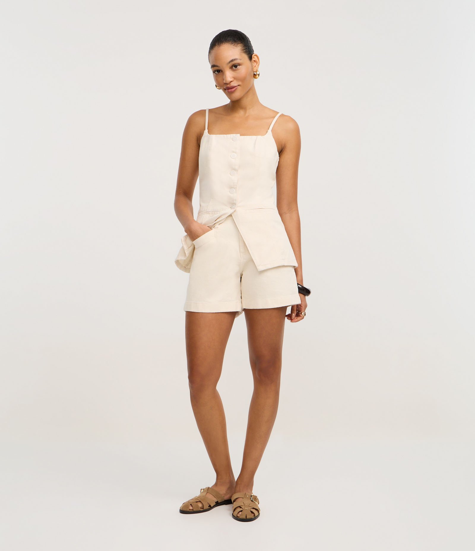 Short Curto em Sarja com Elastano e Cinto Faixa Off White 1