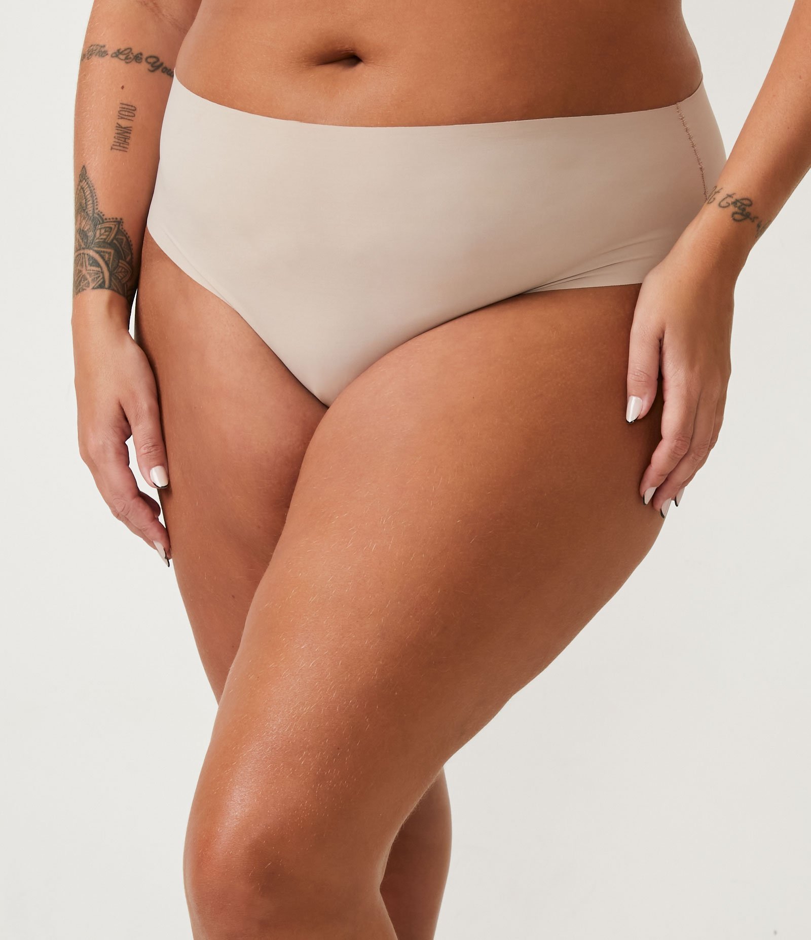 Calcinha Biquíni Conforto com Corte a Fio Curve & Plus Size Bege claro 1