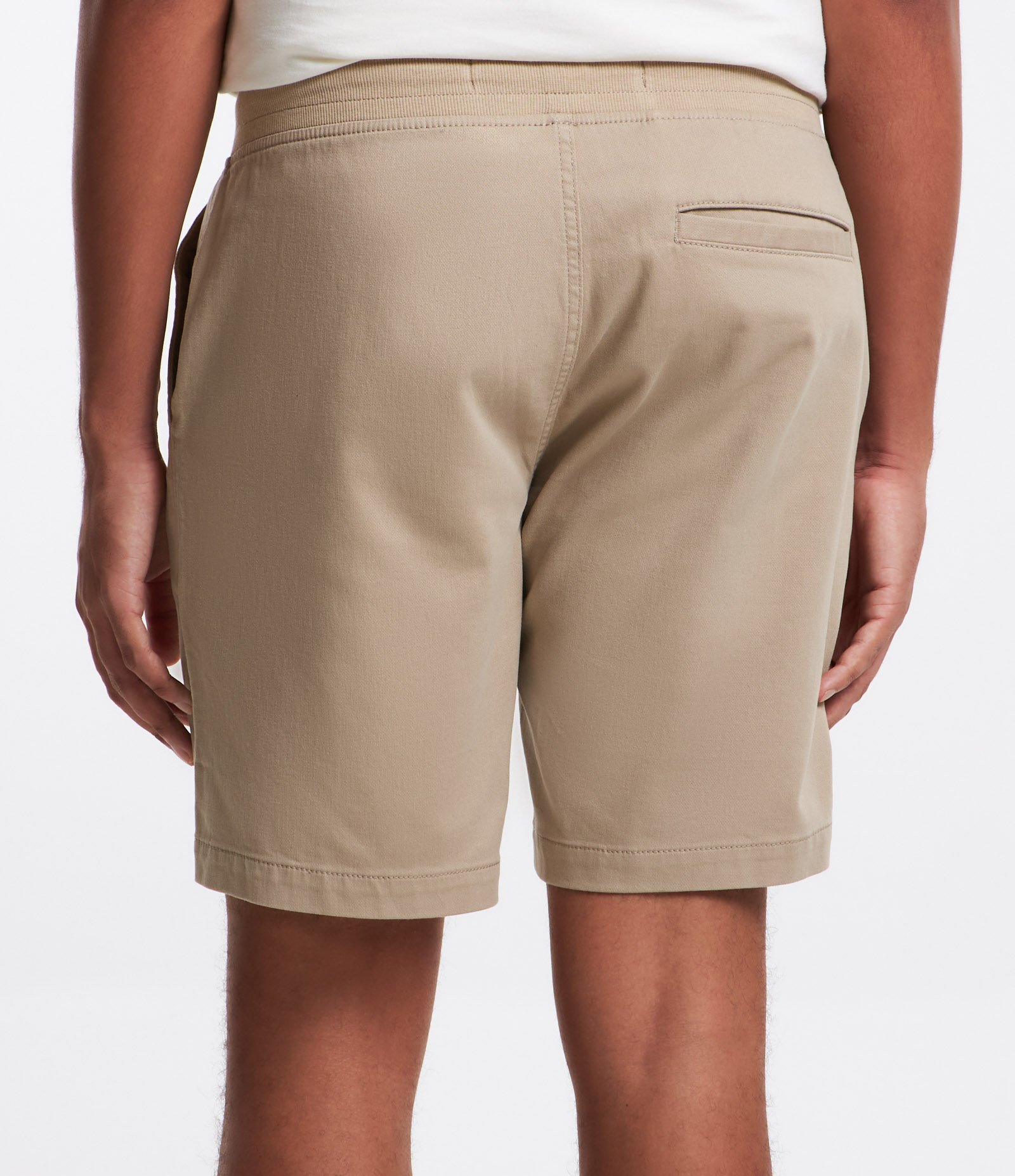 Bermuda Regular Slim em Sarja com Cós Elástico e Bolsos 3