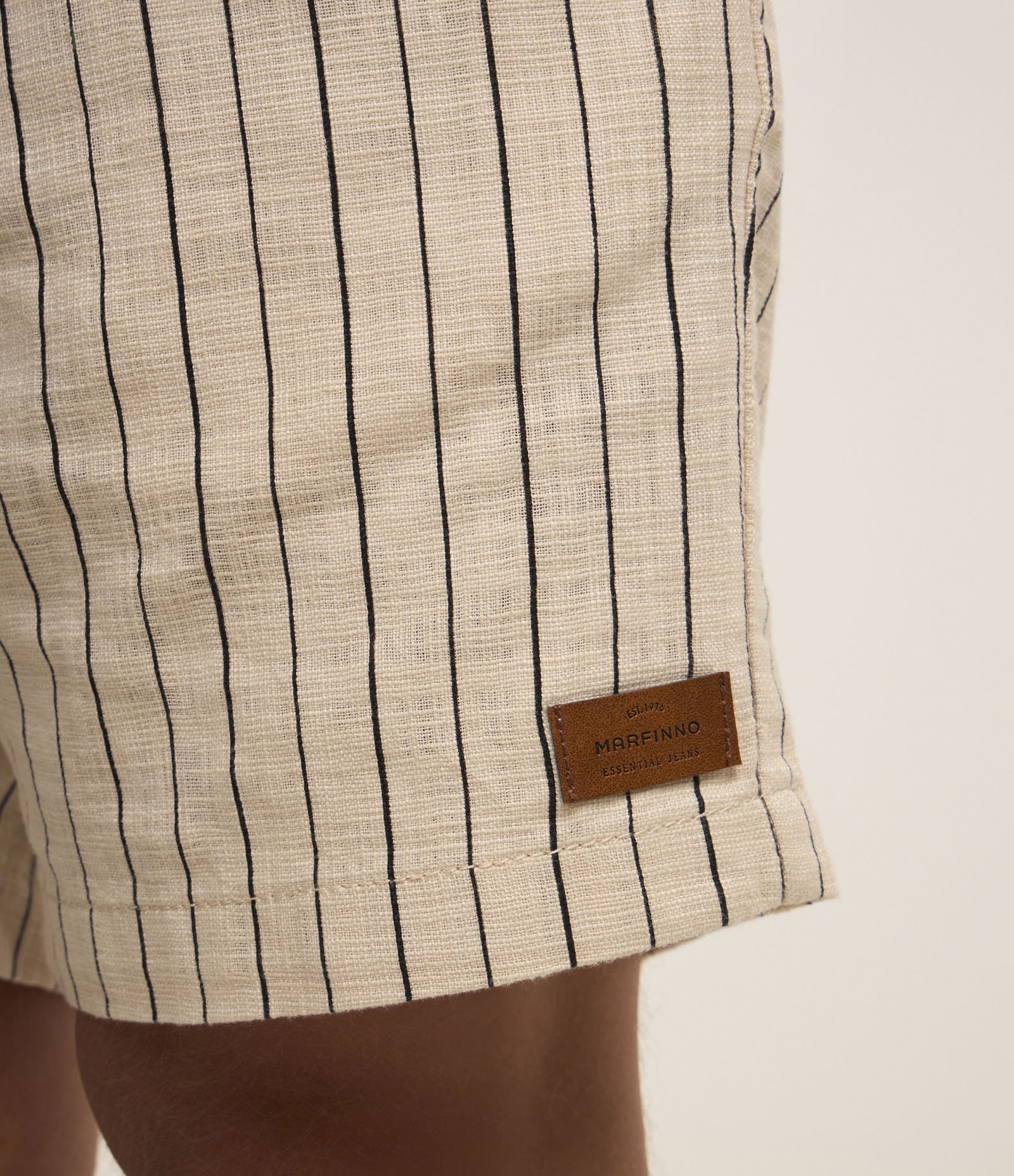 Bermuda em Algodão com Cós Elástico e Estampa Listrada Bege 6