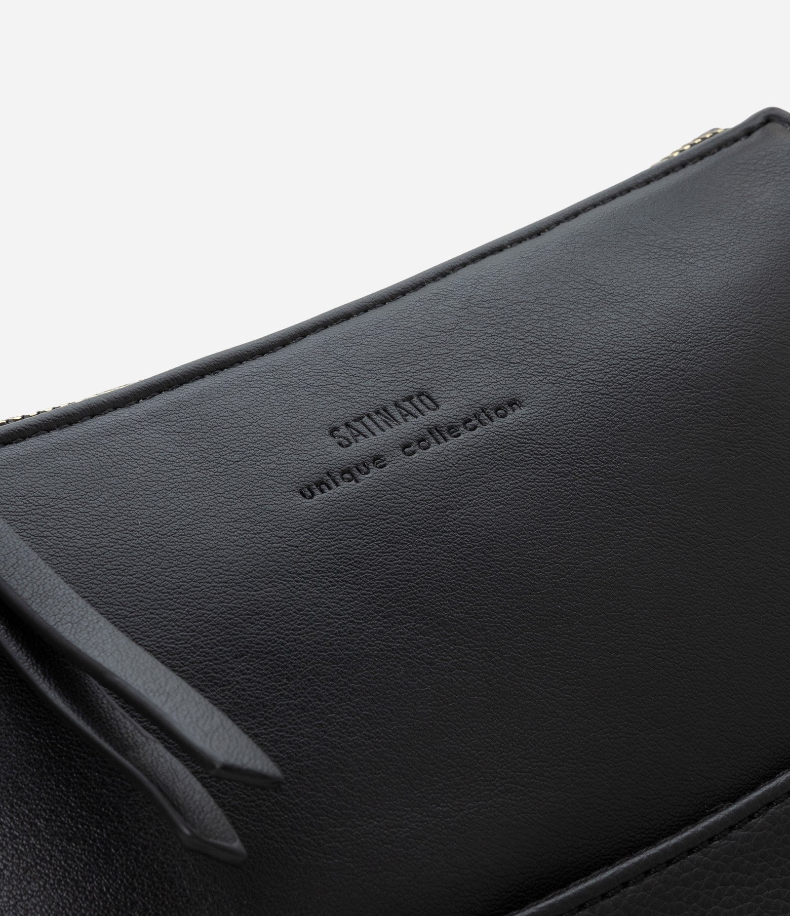 Bolsa Pequena Transversal com Fechamento por Zíper Preto 7