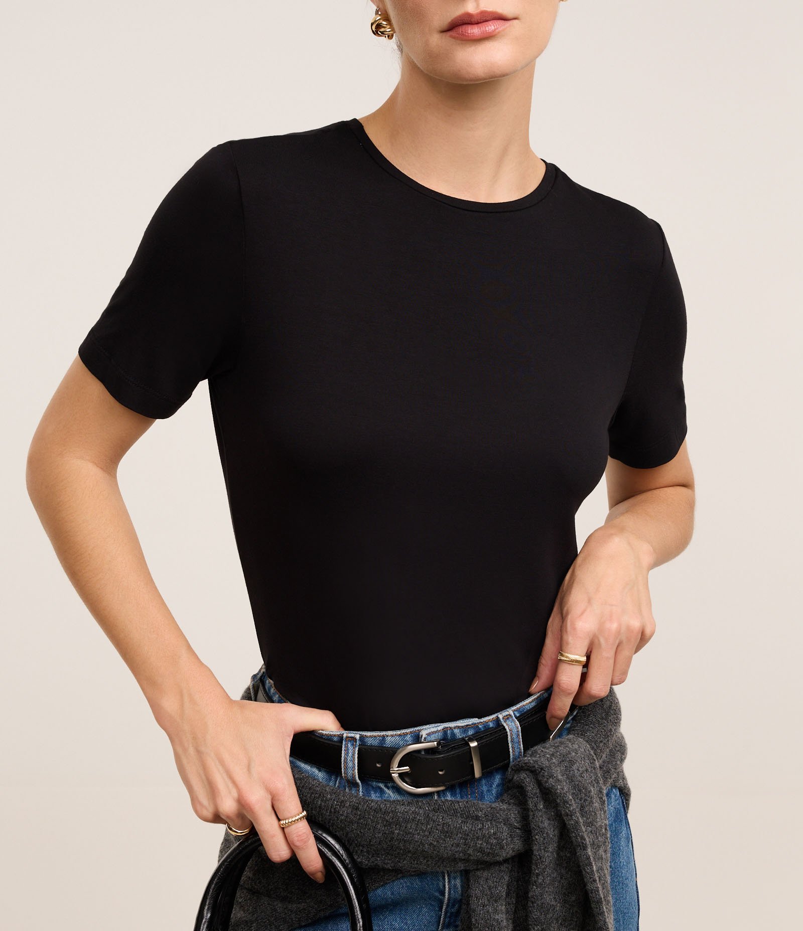 Blusa T-Shirt Básica em Viscose Preto 4