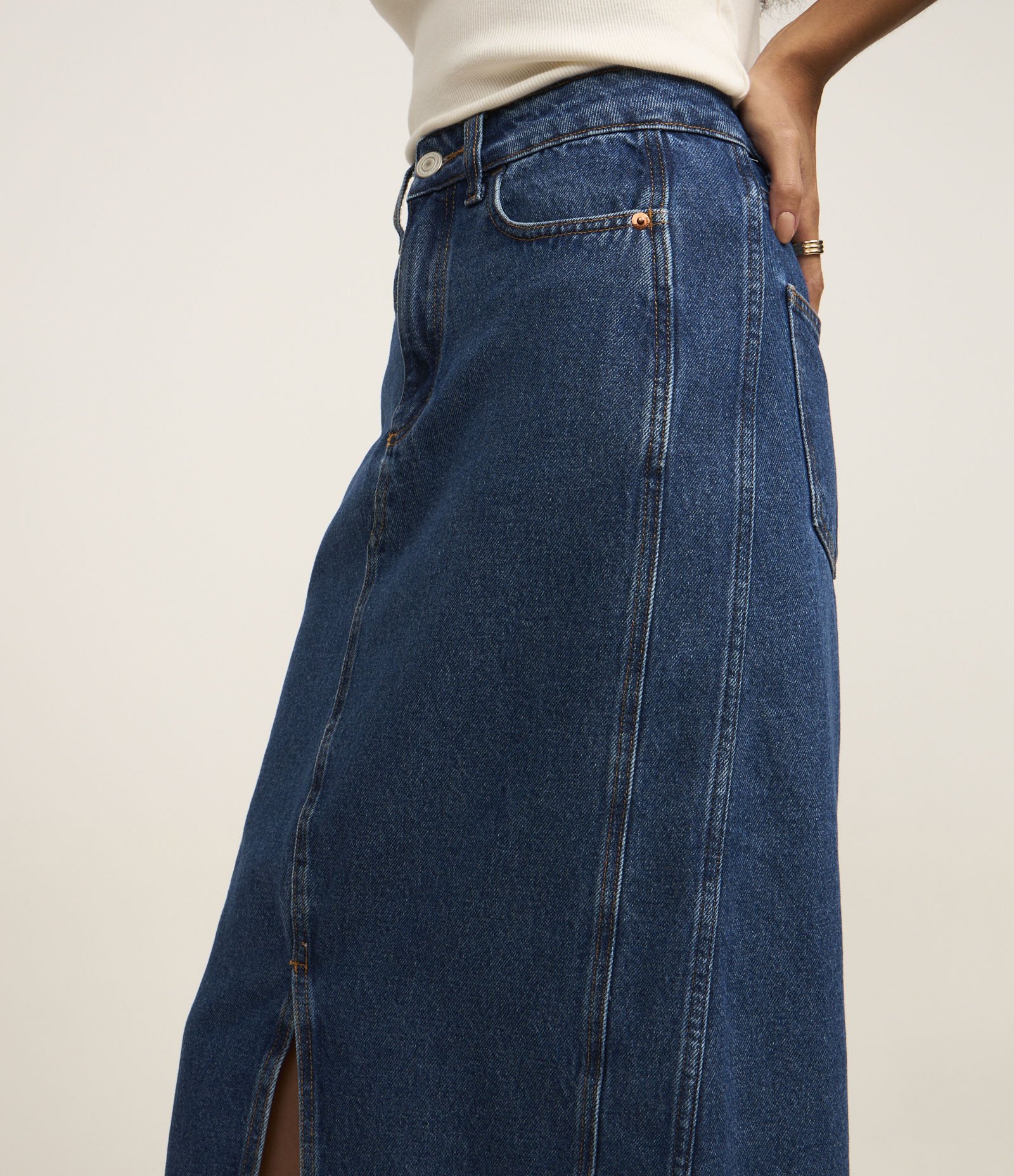 Saia Midi Jeans com Fenda Frontal e Costura Deslocada Azul 4