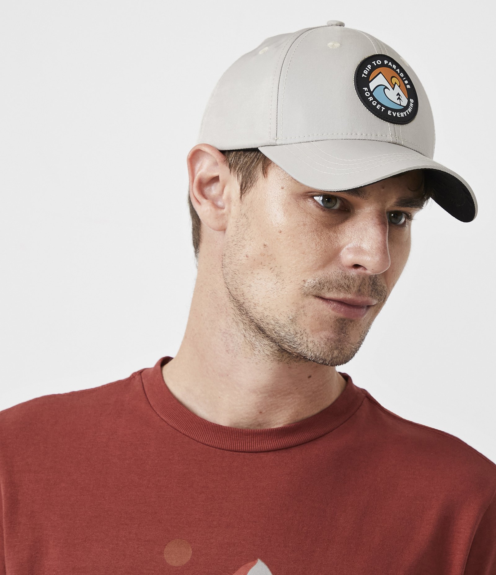 Boné Aba Curva com Patch Trip To Paradise e Snapback Marrom 5