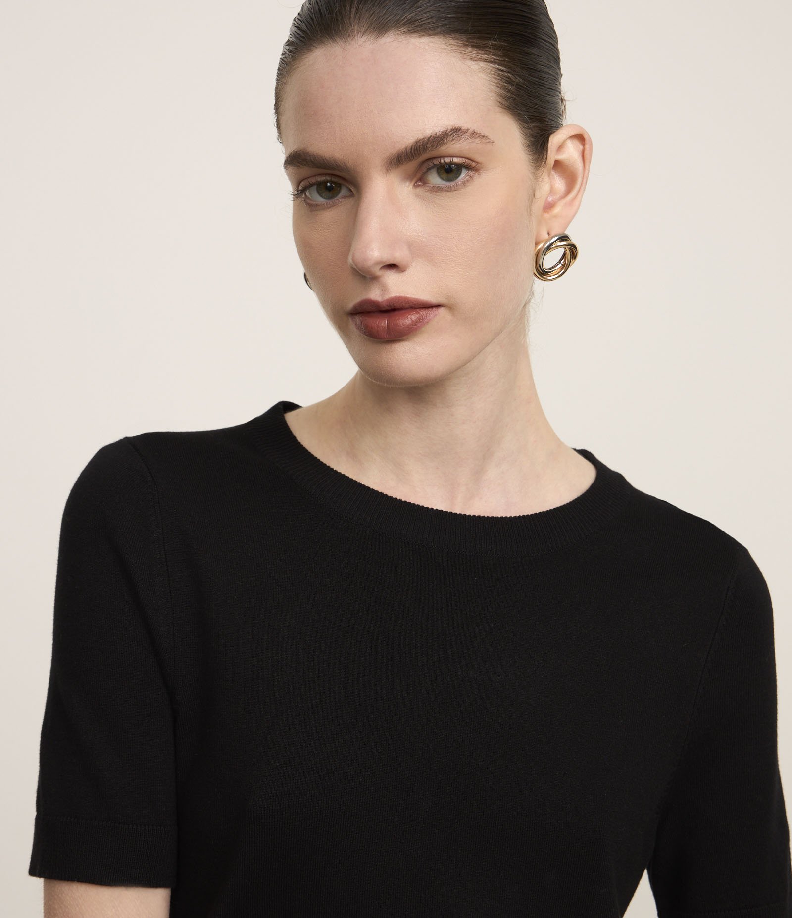 Blusa Básica em Tricô com Barra Canelada Preto 3