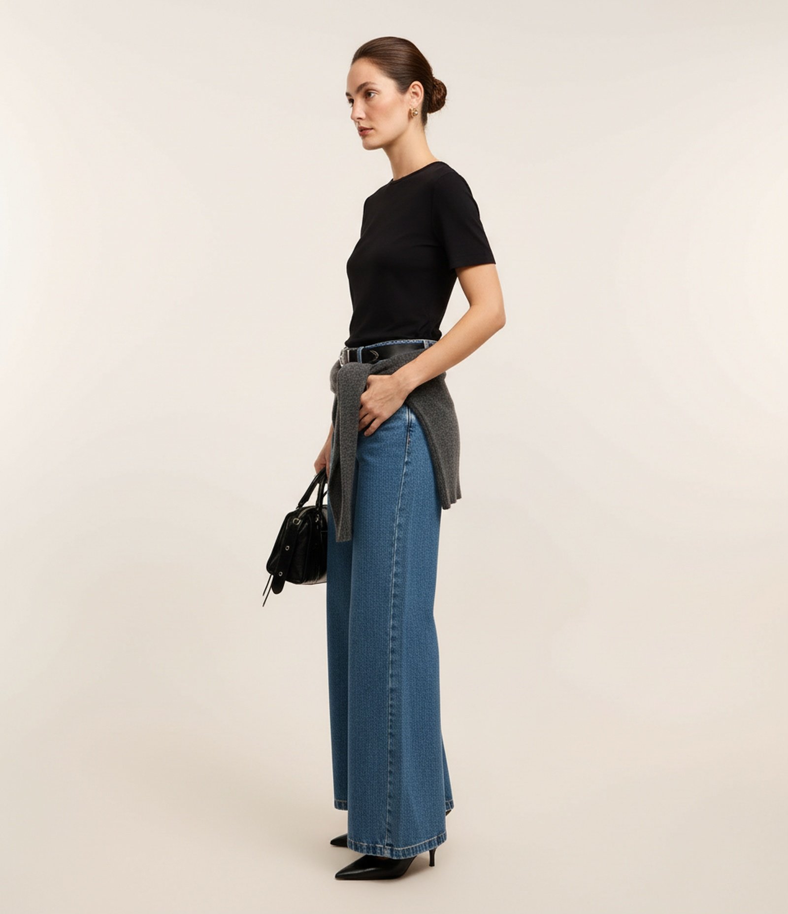 Blusa Básica em Tricô com Barra Canelada Preto 4