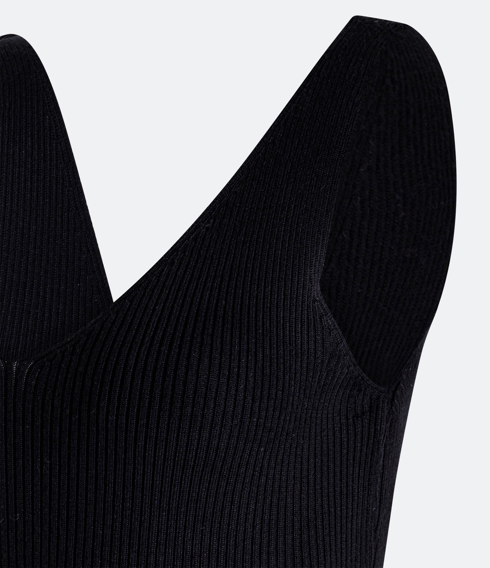 Vestido Midi em Tricô Texturizado com Decote V Preto 8