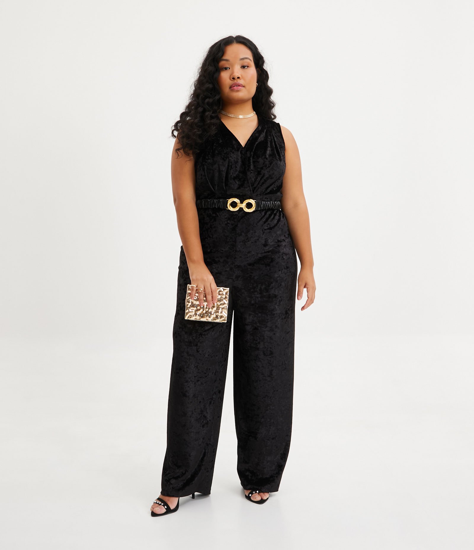 Macacão Longo em Veludo com Decote Transpassado Curve & Plus Size Preto 1