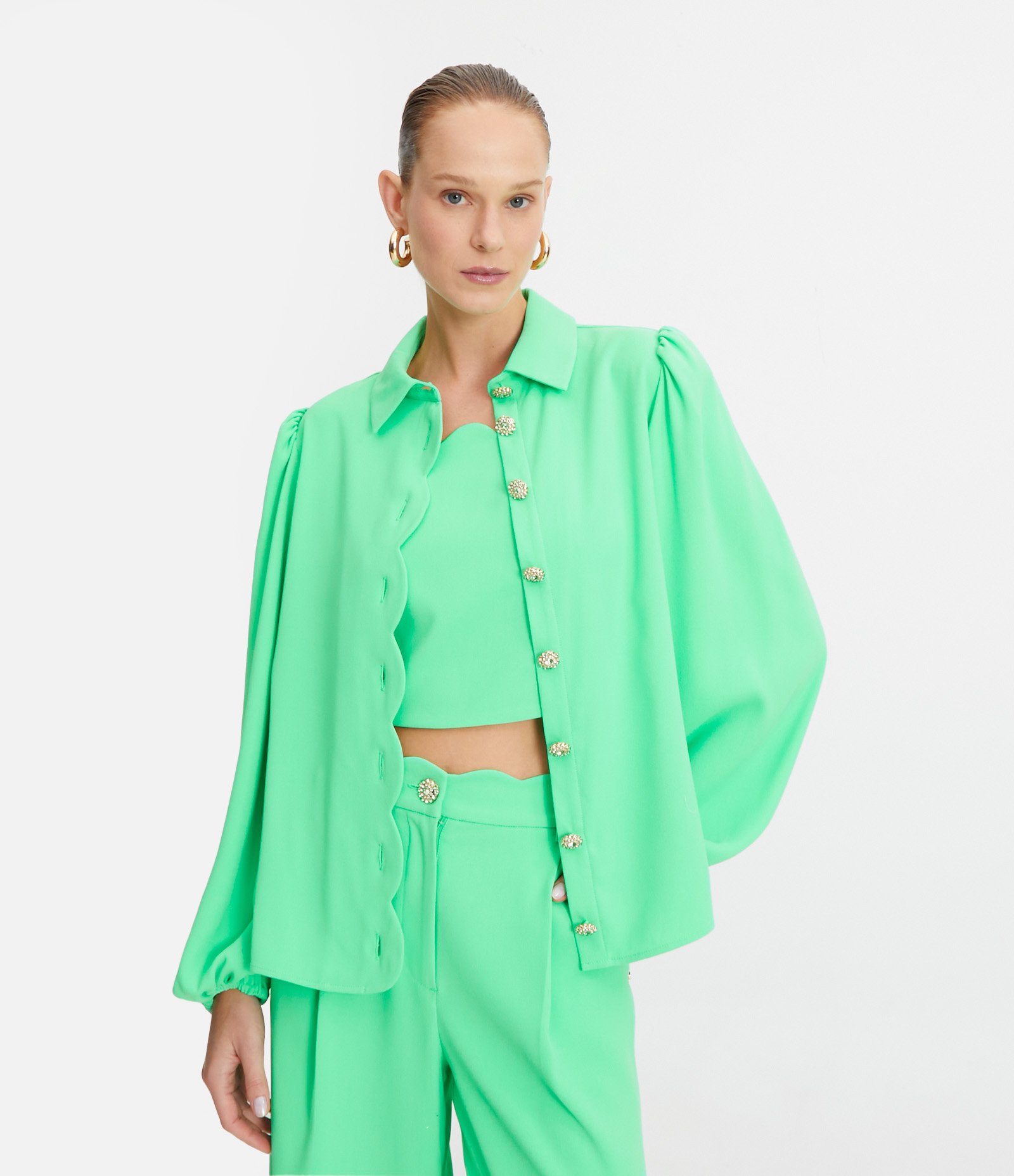 Camisa em Crepe com Ondulado e Mangas Bufantes Verde 1