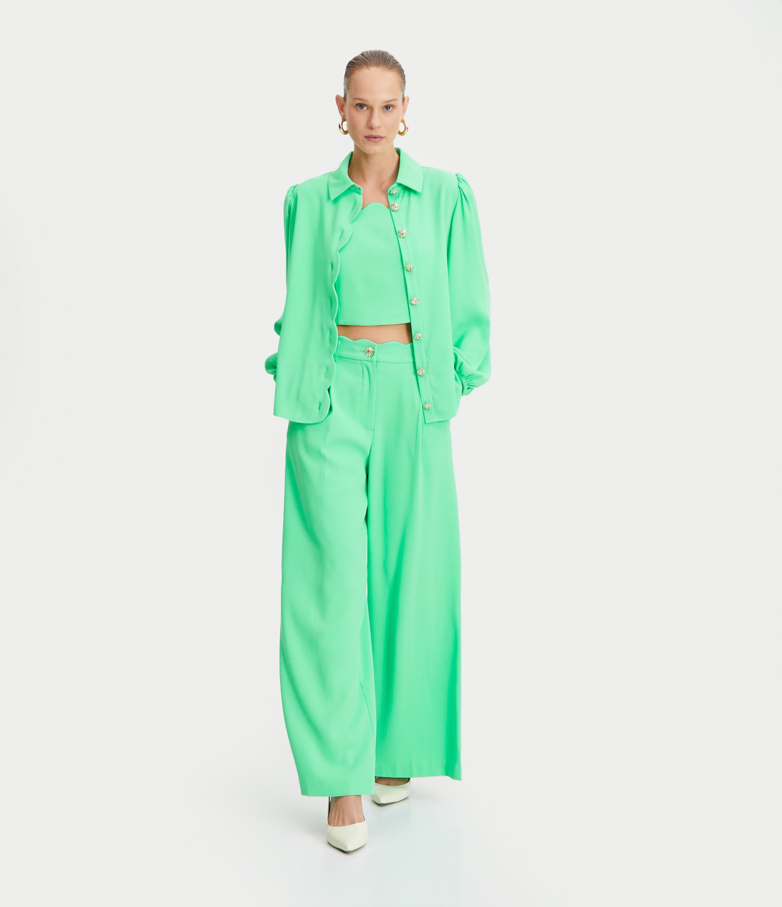 Camisa em Crepe com Ondulado e Mangas Bufantes Verde 2