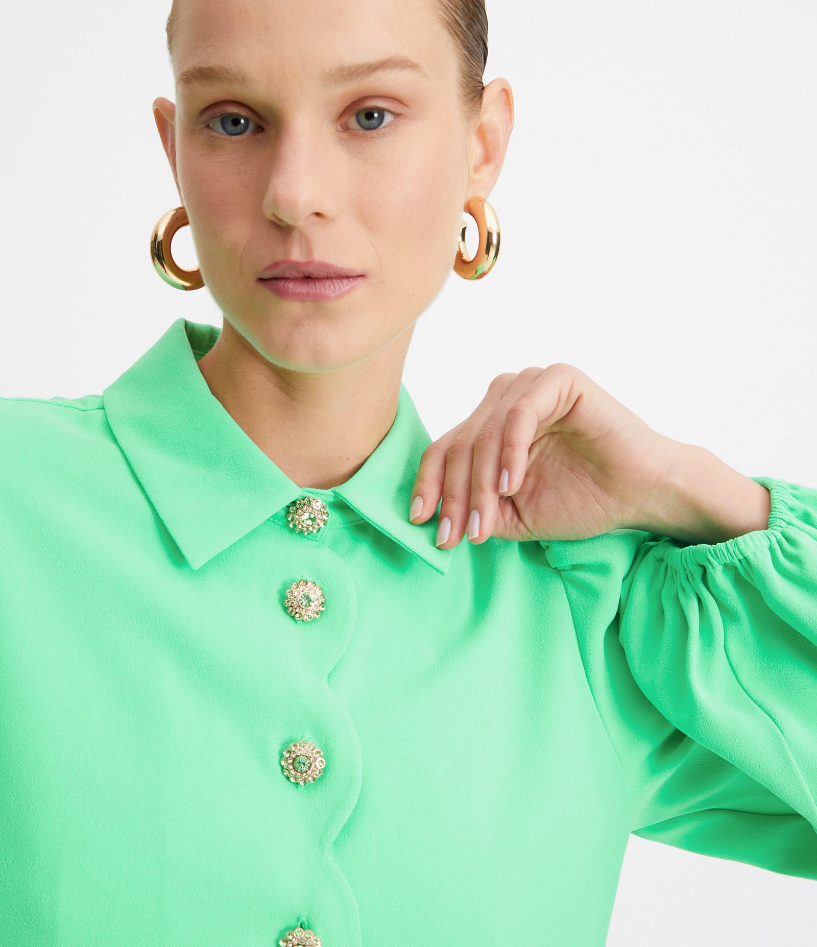 Camisa em Crepe com Ondulado e Mangas Bufantes Verde 3