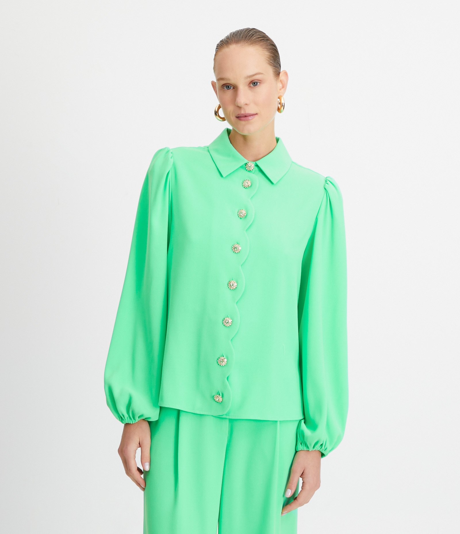 Camisa em Crepe com Ondulado e Mangas Bufantes Verde 4